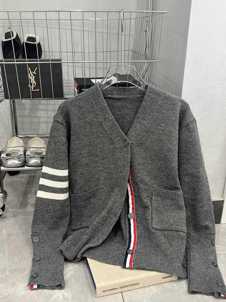 2025 Women's Soft Knit Colorblock V-Neck Cardigan - Early Autumn Preppy Style