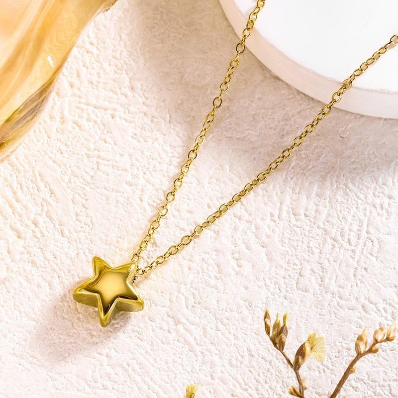 Versatile 18K Titanium Steel Five-Pointed Lucky Star Necklace for Women - Simple, Niche Collarbone Chain