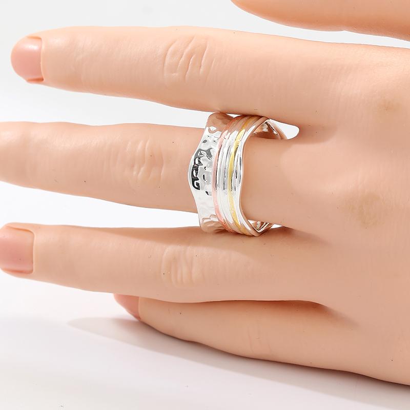 Minimalistischer Handgeschnitzter Ring mit breiter Fassung für Damen, Dreifarbiges Metall, Geometrisch, Tägliches Tragen, Party-Schmuck, Jubiläumsgeschenk