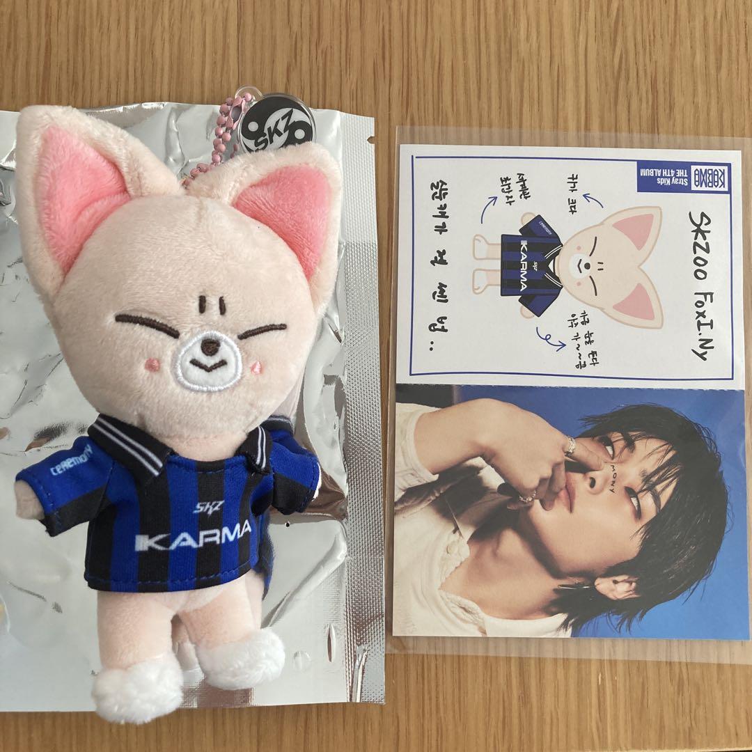 

[USED] straykids KARMA SKZOOver. Foxxyny