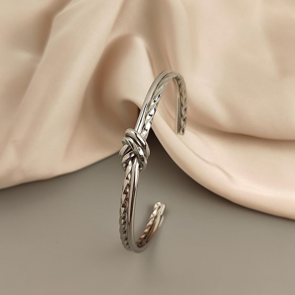 Women's Bangles Twisted Wrap Knot Bracelet Punk Stainless Steel Jewelry for Men Women Wrist Cuff Bracelets Bangle Accessories