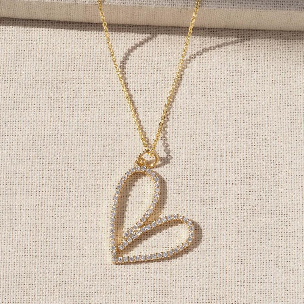 Gold-Plated Heart Pendant Necklace - Simple Heart-Shaped Clavicle Chain for Women
