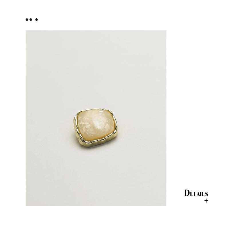 

Специальная форма кружева сплава новый имитация нефрита брендовая одежда декоративная пряжка Xiaoxiang куртка кашемировое пальто куртка пуговица 2 #[15x16mm lace jade brand gold white]