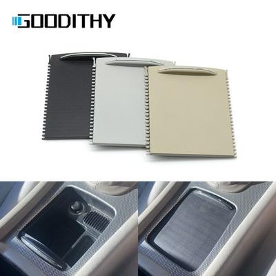 Držáky a stojany – Držáky na nápoje do auta