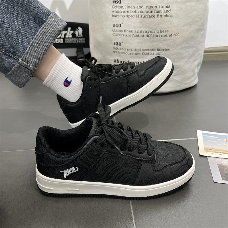 Wind retro black silk skateboard shoes men's niche design sense sports and leisure shoes trendy versatile couple shoes