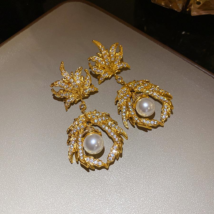 Retro Zircon Leaf Pendant Earrings Delicate Stylish Women Jewelry