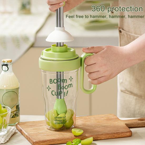 Bartender Shaker Set Leakproof Cocktail Maker with Ice Mold BPA-Free Plastic Shake Kettle for Lemon Tea & Mocktails