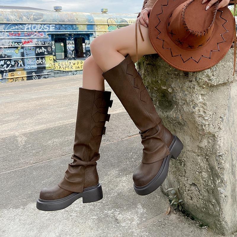 Pants, boots are wrinkled, but knee boots, thick-soled boots, women's tall boots are piled up, and the thick soles of the long boots are increased