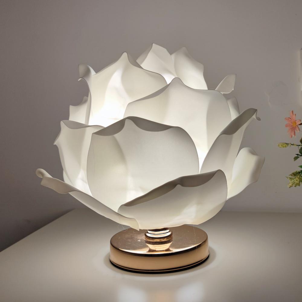 Creative Large Rose & Lotus Flower Table Lamp Dreamy Romantic Bedside Lamp For Girl Bedroom Wedding Atmosphere Decor