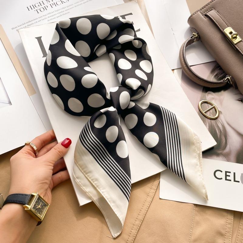 Zhang Ruonan silk scarf women's spring and summer new fashion retro accessories scarf neck high-end small square scarf