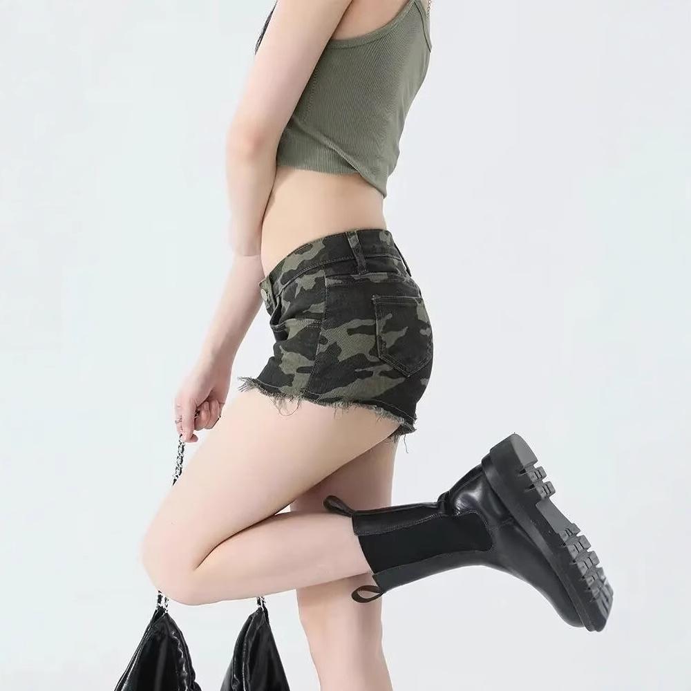 Women's Low Waist Camouflage Frayed Denim Shorts - Summer Retro Style, Petite Fit, Tight and Versatile Hot Pants
