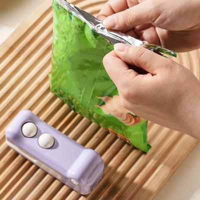 Mini Sealing Machine for Plastic Bags Handheld Heat Sealer Machine USB Charging Portable Bags Sealer for Snacks Fruit Spices