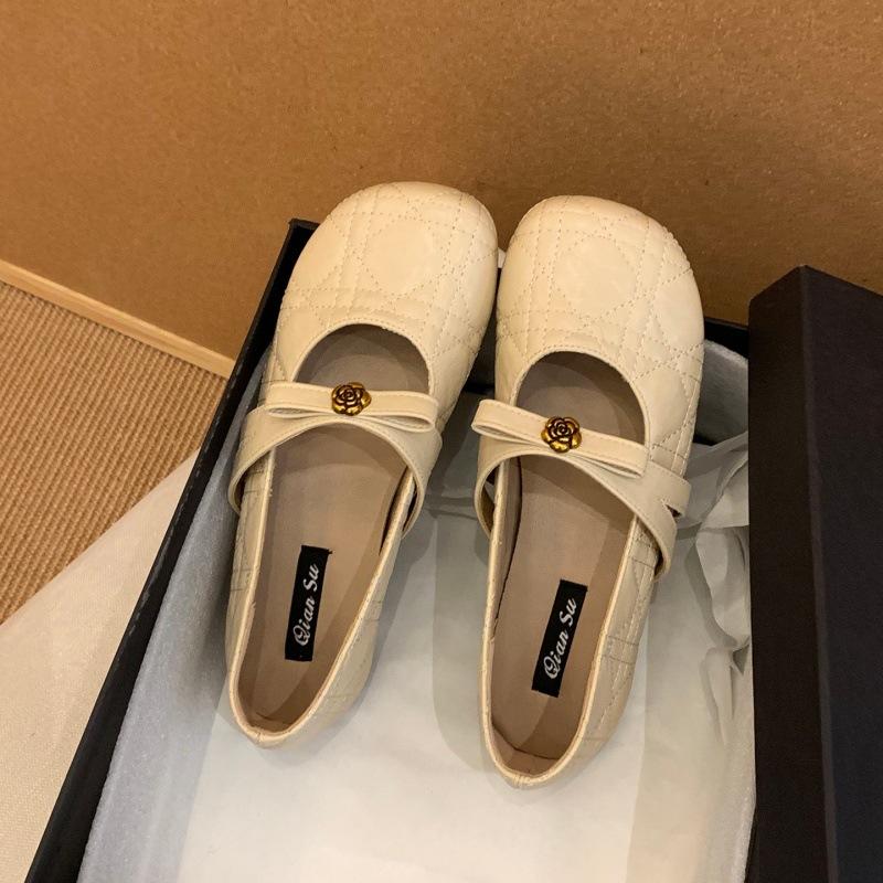Camellia Mary Jane single shoes women s spring and autumn retro shallow mouth one pedal commuting single shoes women 38