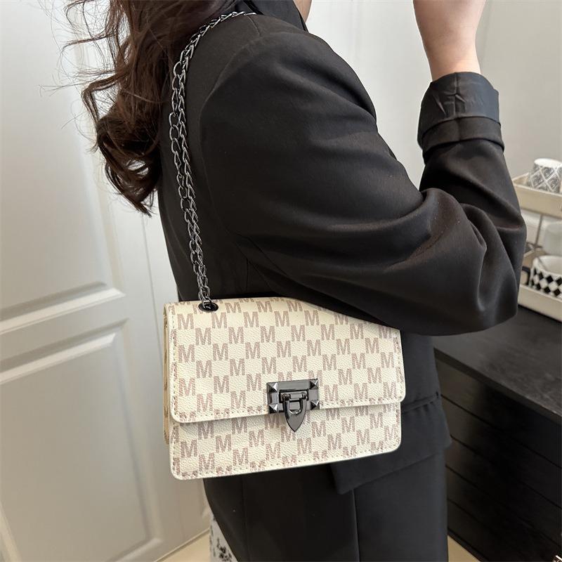 Retro Premium Texture Messenger Bag New Chain Small Square Bag Commuter Shoulder Armpit Bag Women