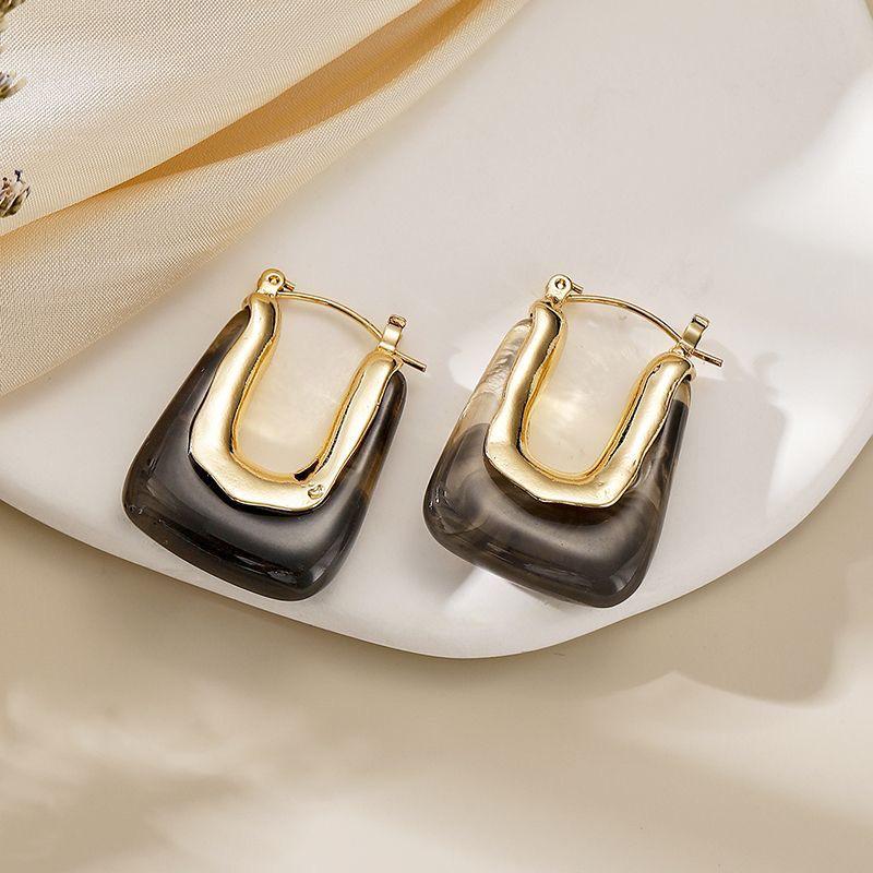 European Retro U-Shaped Stud Earrings - Elegant French Maillard Style