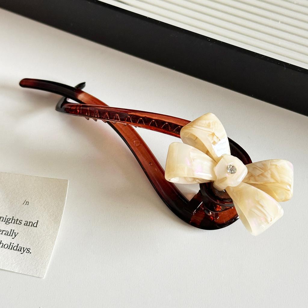 Elegant Bow Hair Clip For Women Premium Acetate Chic Fashionable Accessory