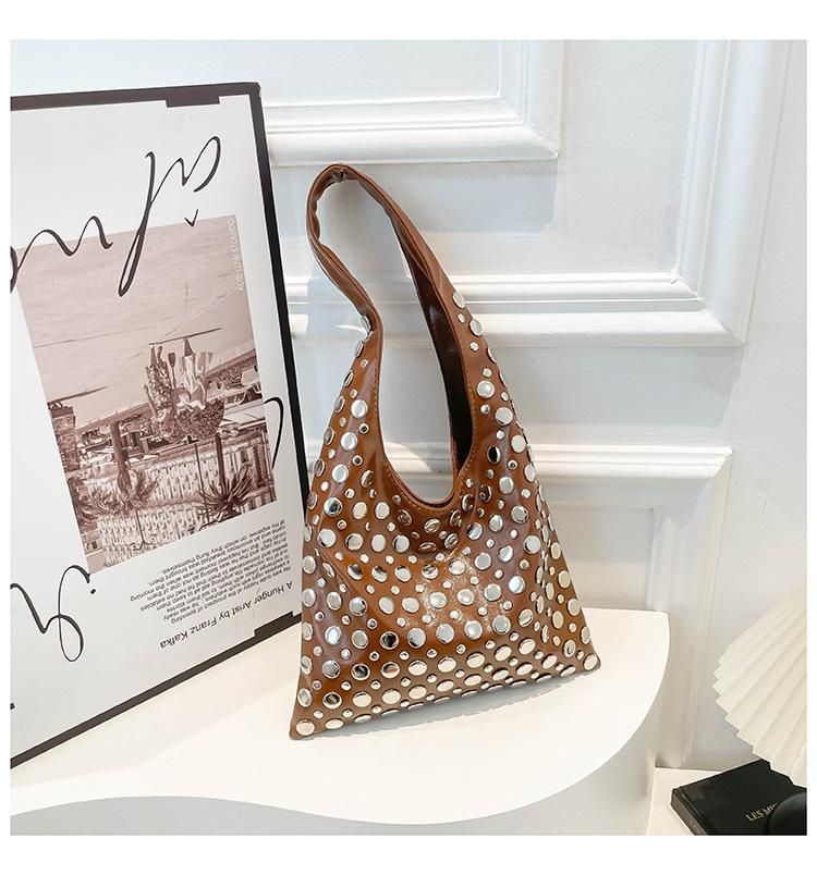 Tasche Damen Punk-Stil Nietenbesetzt Premium Damen-Tasche Wasser-Stil Große Kapazität Damen-Umhängetasche