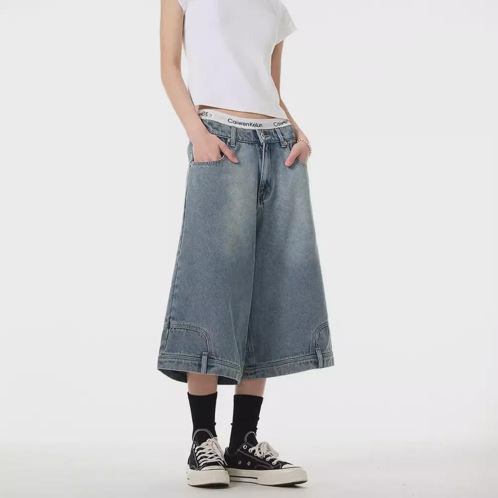 Herren-Jeansshorts im amerikanischen Retro-Waschungsstil – locker, lässig, High-Street-Stil, umgekehrt zu tragen, Sieben-Punkt-Design.