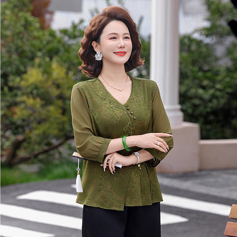 

Elegant Chinese Style Embroidered V-Neck Top with Retro Straight-Leg Pants for Middle-Aged and Elderly Women - Summer Fashion Suit 5XL (145-160 Jin)