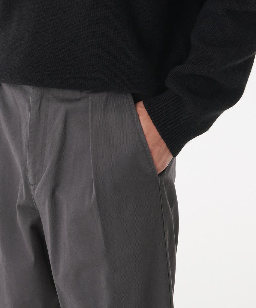 MUSINSA STANDARD Reverse One-Tuck Regular Fit Chino Pants [Dark Gray]