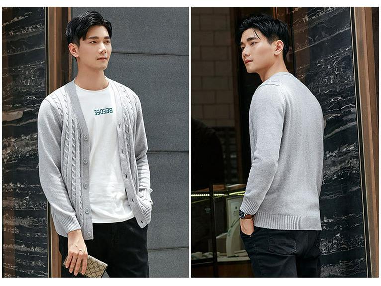 2025 New Autumn/Winter Men's Pure Cotton Cable Knit Cardigan: Youthful, Casual, V-Neck Sweater Coat, Thickened for Warmth.
