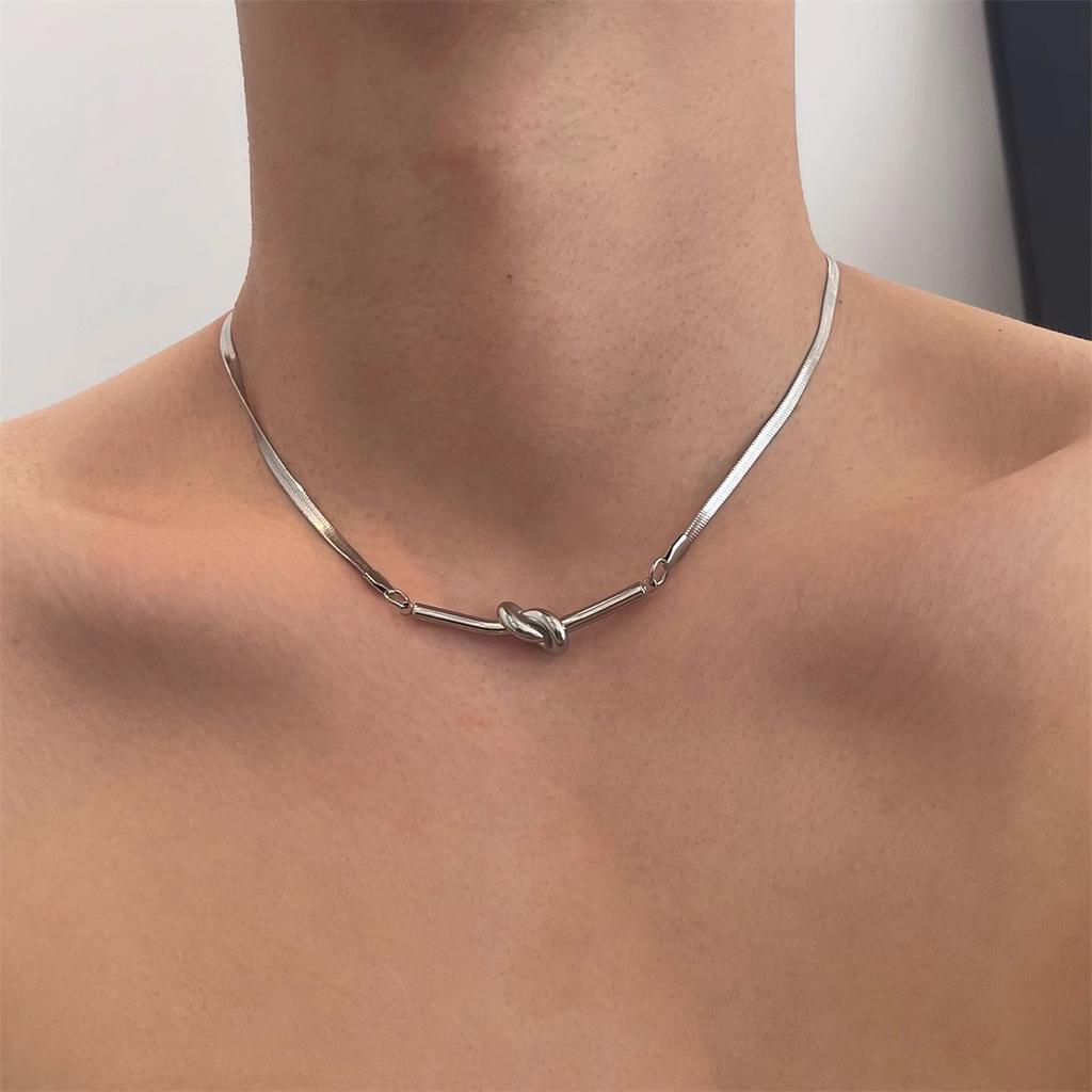 Hip-hop Cold Wind Knotted Fun Snake Bone Chain Short Titanium Steel Men's Necklace Women's Collarbone Chain Non-fading Sweater Chain