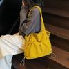 2025 new niche commuter bag large-capacity lazy wind women's shoulder bag portable and lightweight class tote bag