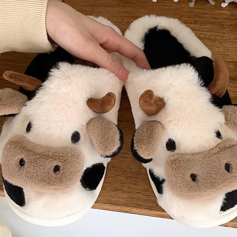 Nuevas pantuflas de felpa cálidas de vaca de dibujos animados neutrales de invierno para parejas, pantuflas de casa antideslizantes para interior para hombres y mujeres, algodón sh para el hogar