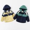 Детская одежда Весенняя и осенняя одежда Утепленное пальто для мальчиков Ветровка Детский топ с капюшоном Детская куртка-бомбер K-style с цветовой комбинацией