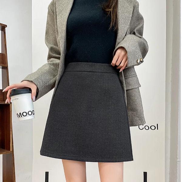 2025 Autumn/Winter Woolen High-Waisted A-Line Mini Skirt - Korean Style, Slimming, Versatile, College Chic, Anti-Exposure.