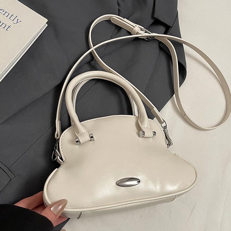 2025 Korean Trend Sweet Toast Shell Bag Temperament Simple Commuter Oil Wax Leather Texture Messenger Bag Women