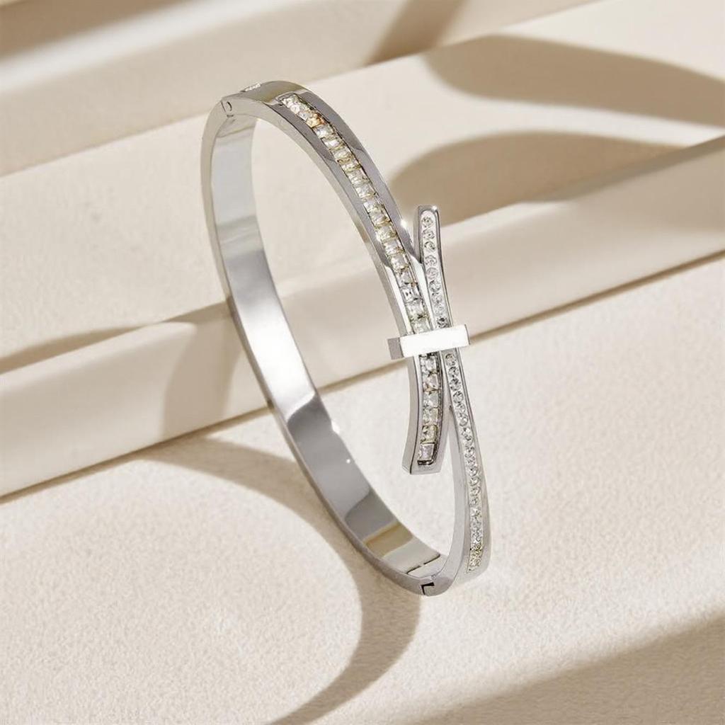 Geometric Micro-Inlaid Full Circle Titanium Steel Bracelet for Women