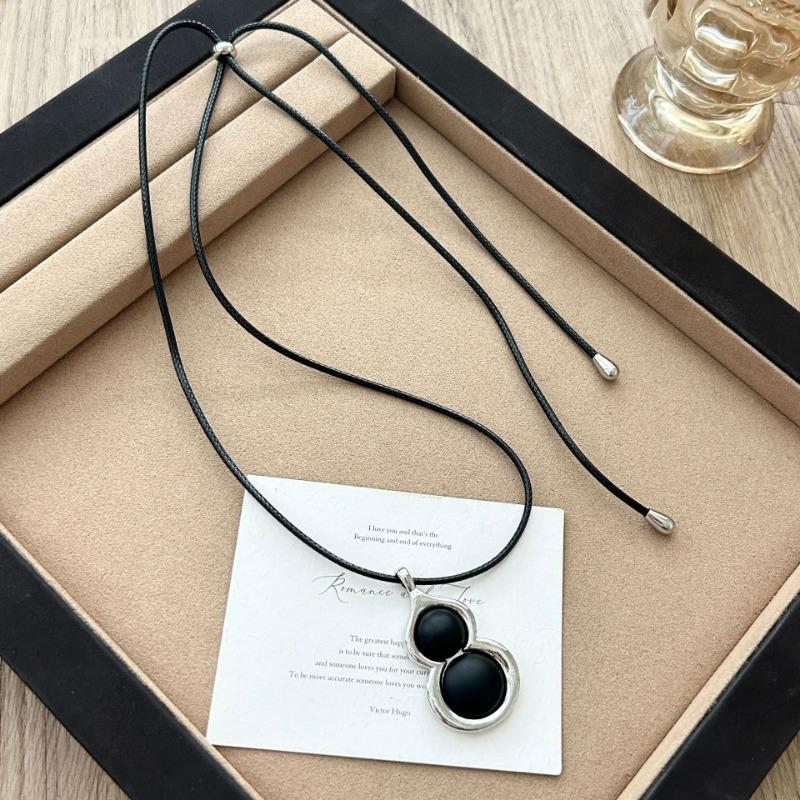 Women Light Luxury Fashion Vintage Long Gourd Pendant Sweater Necklace