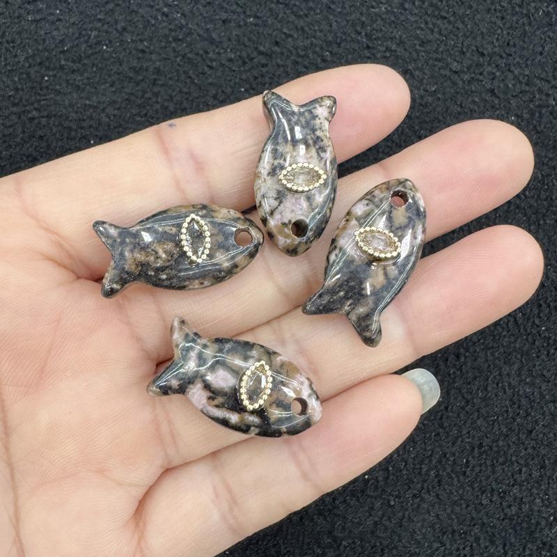 Multicolour Natural Stone Small Fish Charms Amethyst Crystal Opal Turquoise Evil Eye Pendants DIY Neckalce Bracelet Accessories