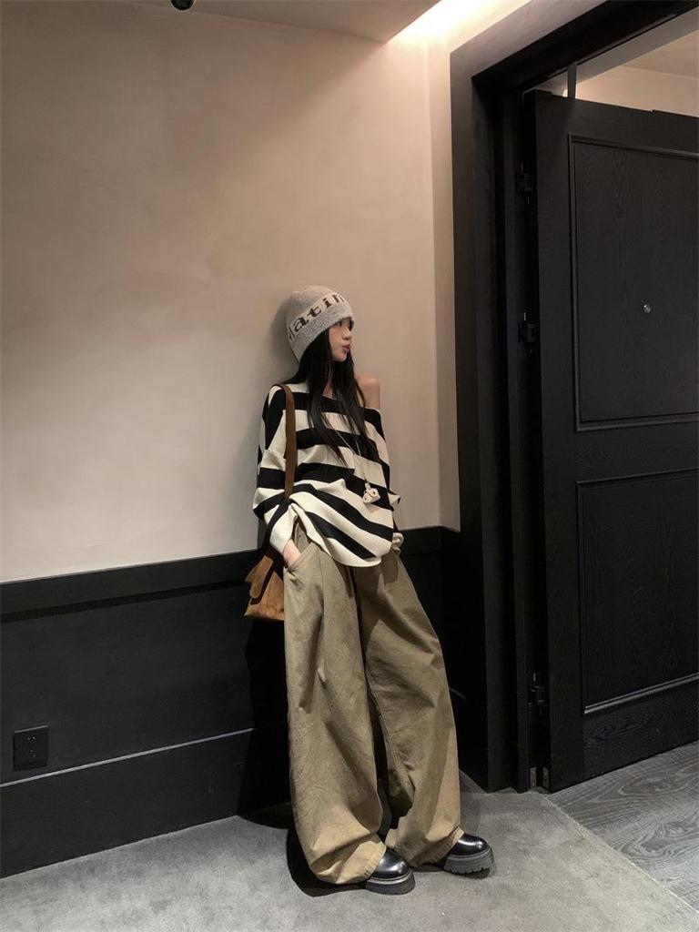 Retro Color-Block Off-Shoulder Knitted Sweater - Autumn 2025 Women's Fashion