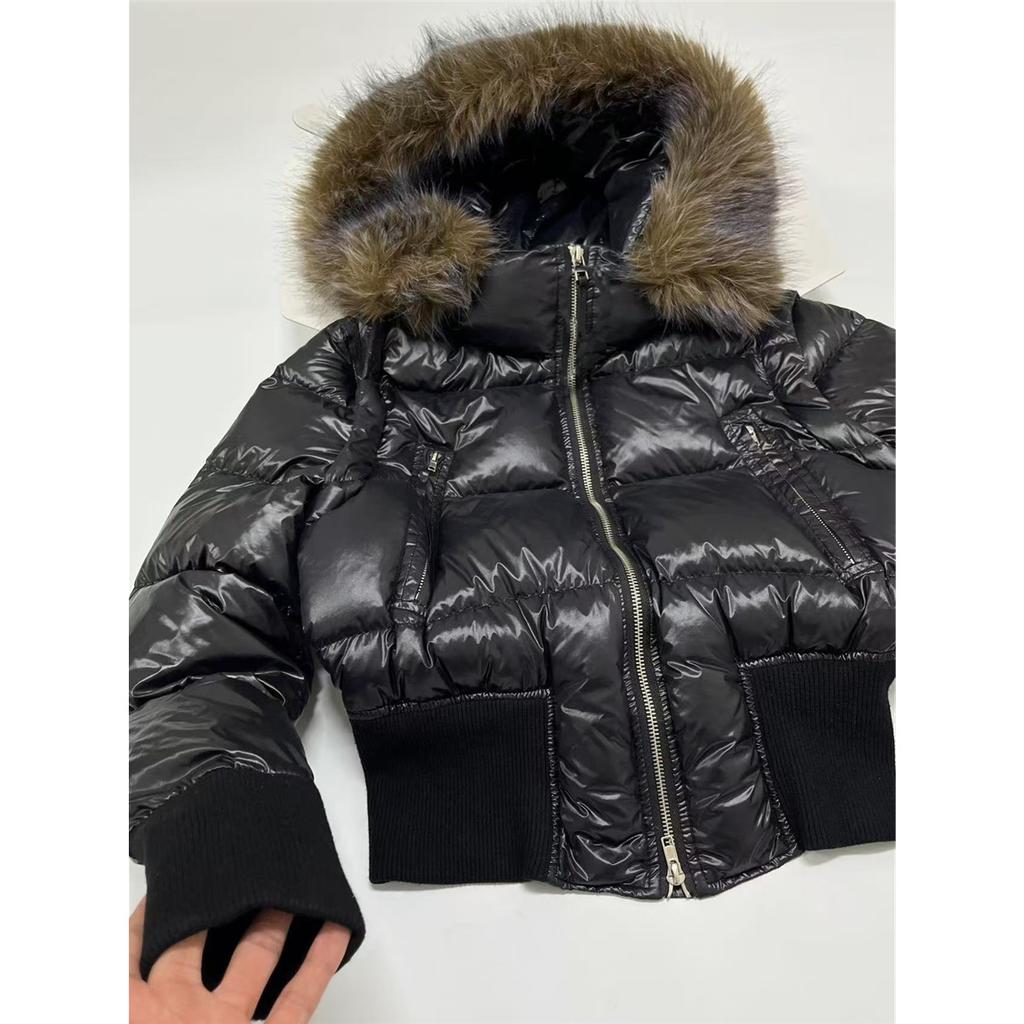 Women's Slim-Fit Down Jacket — New for Winter 2026 (Features detachable fur collar; filled with 90% white duck down)
