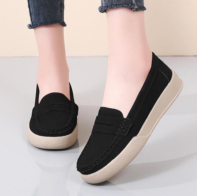 The new women's loafers are comfortable and lightweight. Women's spring and autumn casual leather shoes, flat shoes, large size