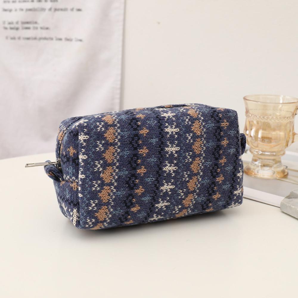 

Knitted Fabric Christmas Pencil Case Large Capacity Knitting Pen Bag Eyebrow Pencil Lipstick Style B