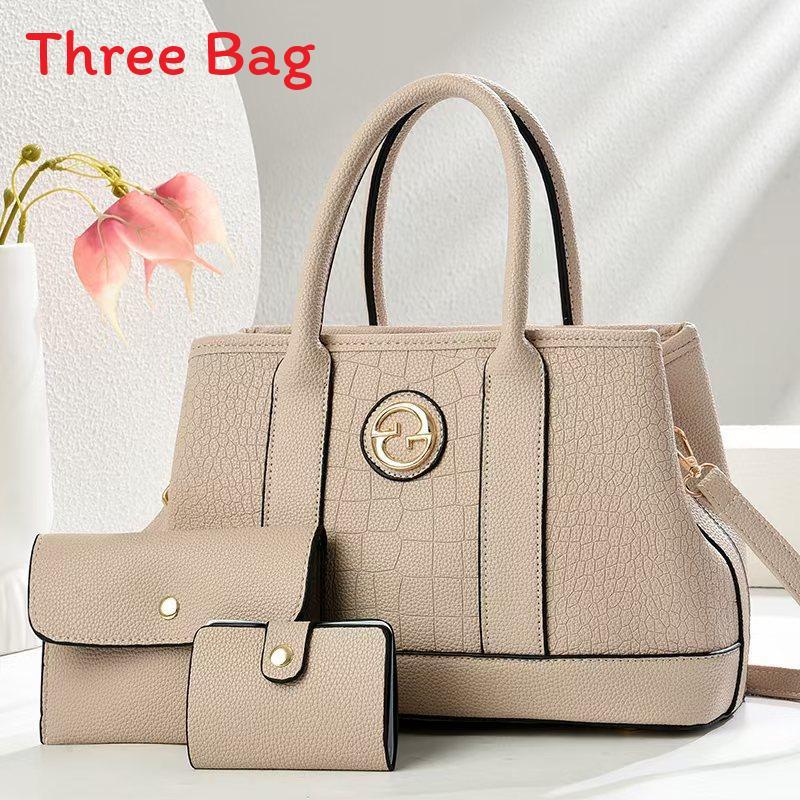 Women Large Capacity Shoulder Bag With Artificial Leather Material For Daily Use