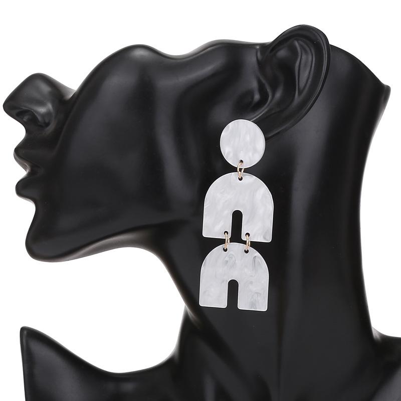 Bijuterii noi populare europene și americane, cercei acrilici lungi personalizați în formă de potcoavă