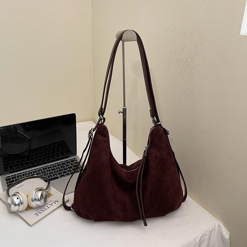 Korean Version Retro Large-capacity Tote Bag Women's 2025 Autumn New Deerskin Velvet Underarm Bag Casual Shoulder Commuter Bag