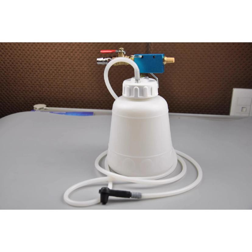 Quick brake fluid change tool 1.4L brake fluid change machine, car brake fluid pneumatic change refueling No replenishment pot