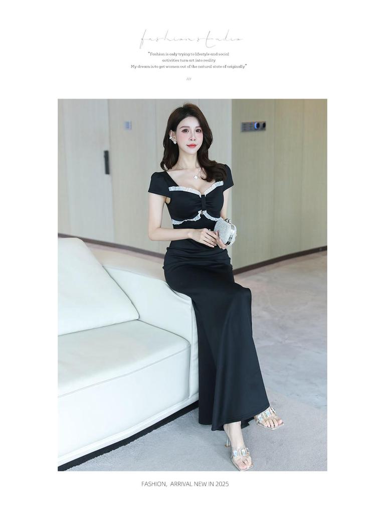 Javanese Style Elegant Evening Gown with Slit - Sexy, Dominant, and Classy Women's Nightclub Dress