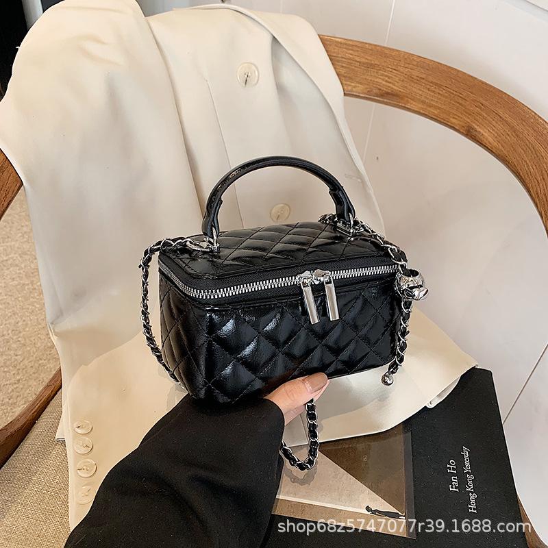 Xiaoxiangfeng Box Bag Portable Small Square Bag Versatile Foreign Style Box Bag High Value Texture Chain Diamond Messenger Bag