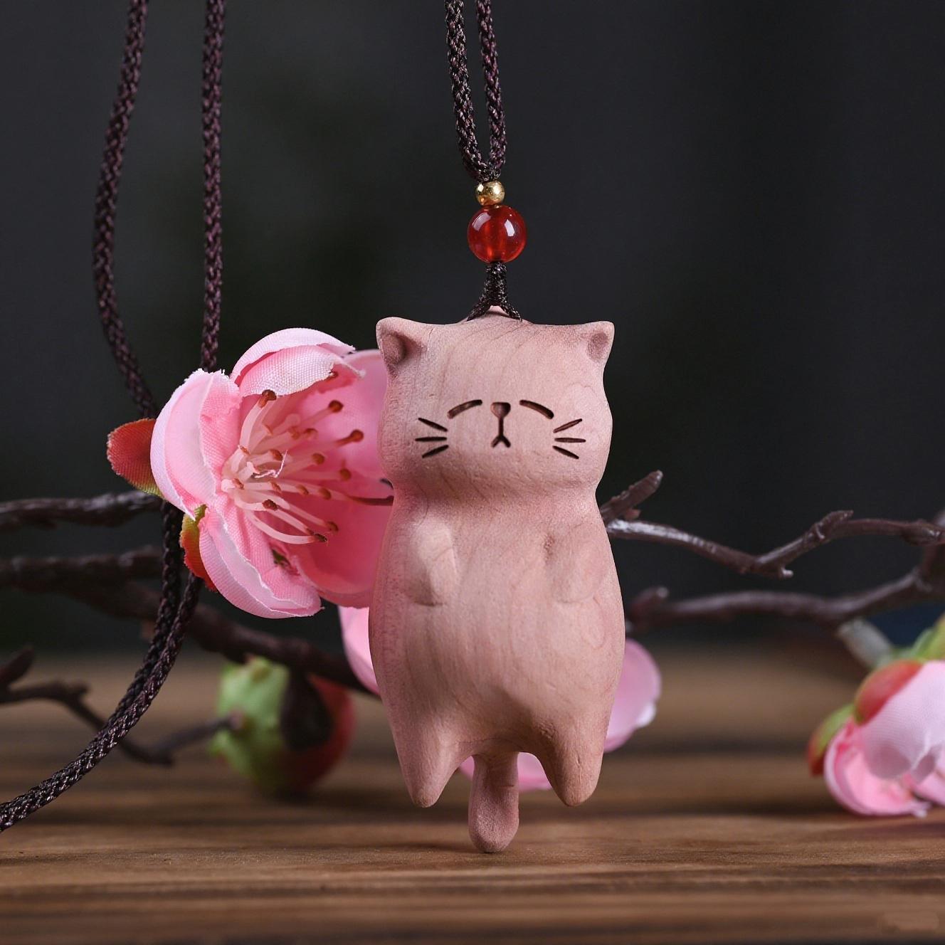 

1Pcs Whimsical Animal Art For Bags Car Keys Festive Accessory Decoration Handcrafted Wooden Cute Money Catching Cat Pendant A4