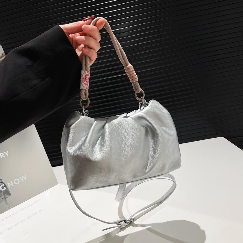 Niche Design Bag Women's Handbag 2025 New Fashion High-end Pleated Cloud Bag Messenger Small Square Bag