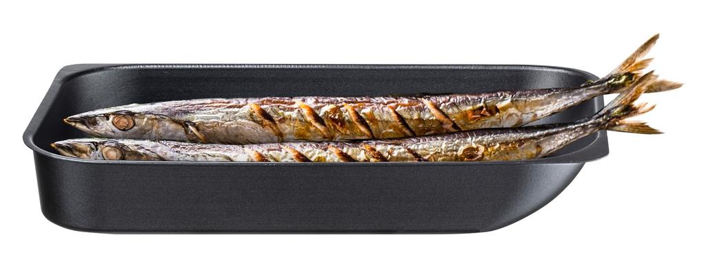 Ishigaki Industry Ishigaki Grill Pan Black Approx. 18cm (W) X 28cm (D) Grill Master Saury Grilling Plate Wavy Plate Set Recipe Included Fish Grill Gas