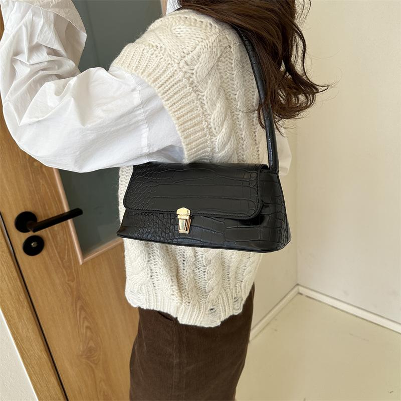 Summer niche shoulder bag women's new versatile ins small square bag fashion commuter crossbody bag