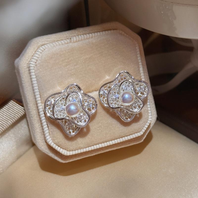 18k Real Gold Electroplated Zircon Flower Pearl Earrings, Earrings, Fashion Temperament, Versatile Design Sense, Niche Earrings Women