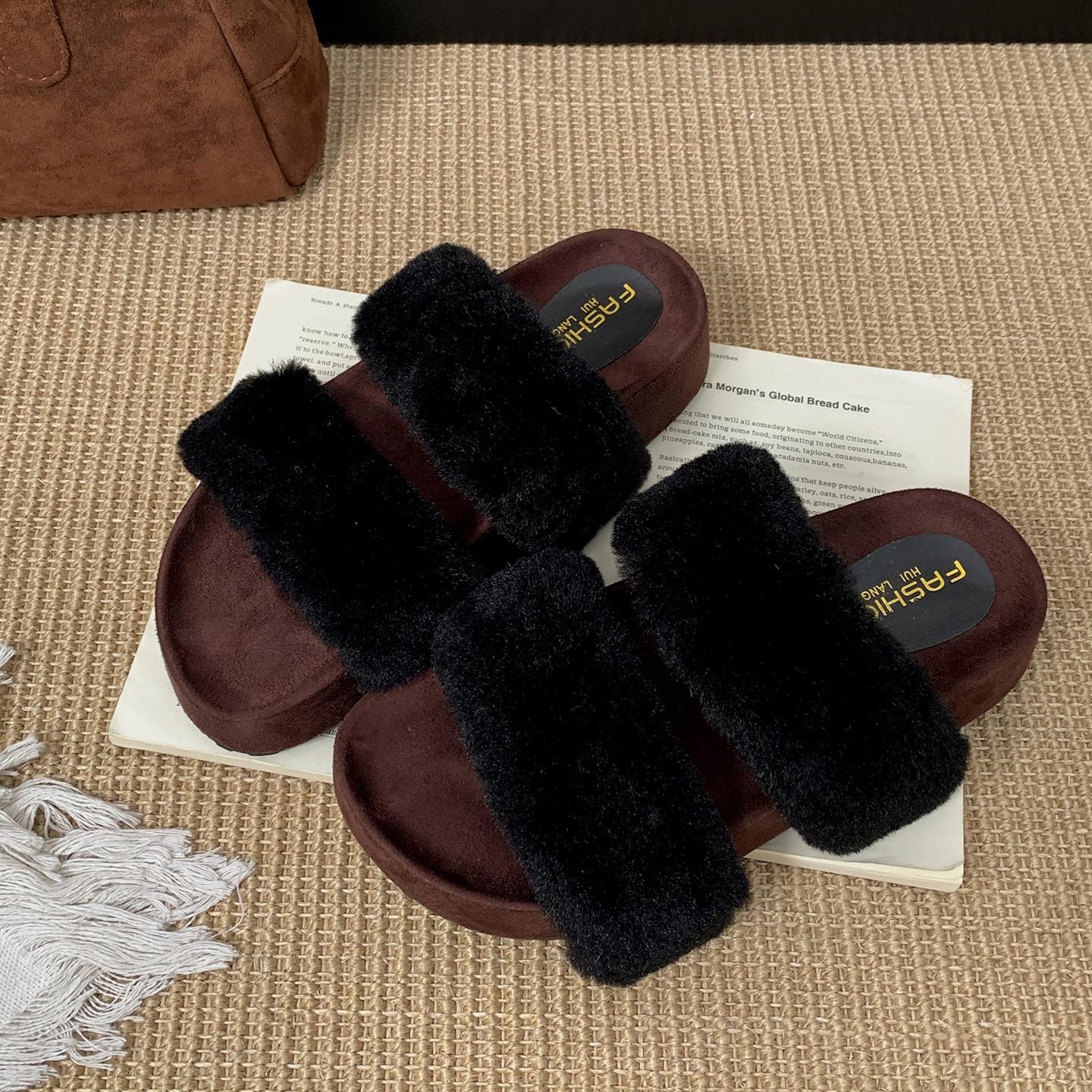 

Белые ретро нескользящие толстоподошвенные пушистые тапочки для женской верхней одежды 2025 новая осень и зима универсальные увеличивающие рост туфли-шлепанцы 42 чёрный